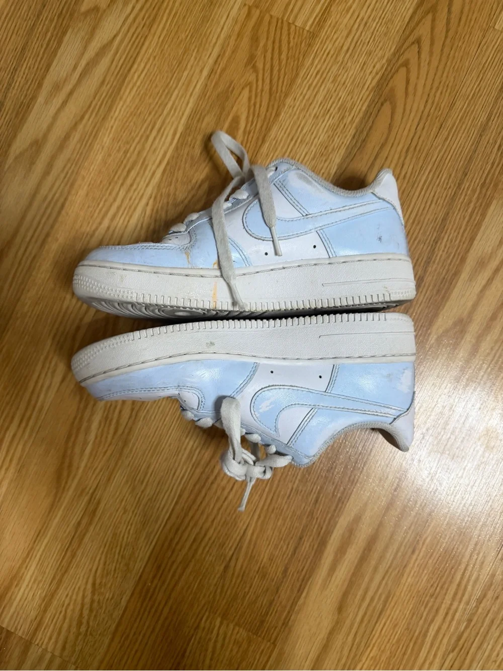 Nike Kids Light Blue and White Low-Top Sneakers